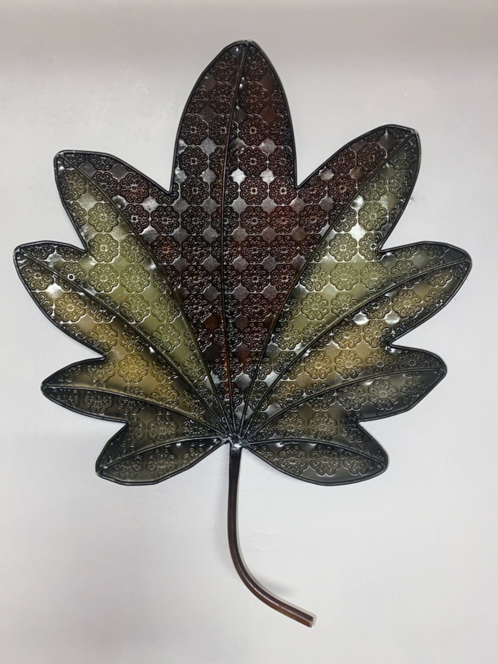 Decorative Metal Leaf Wall Accent  Decor